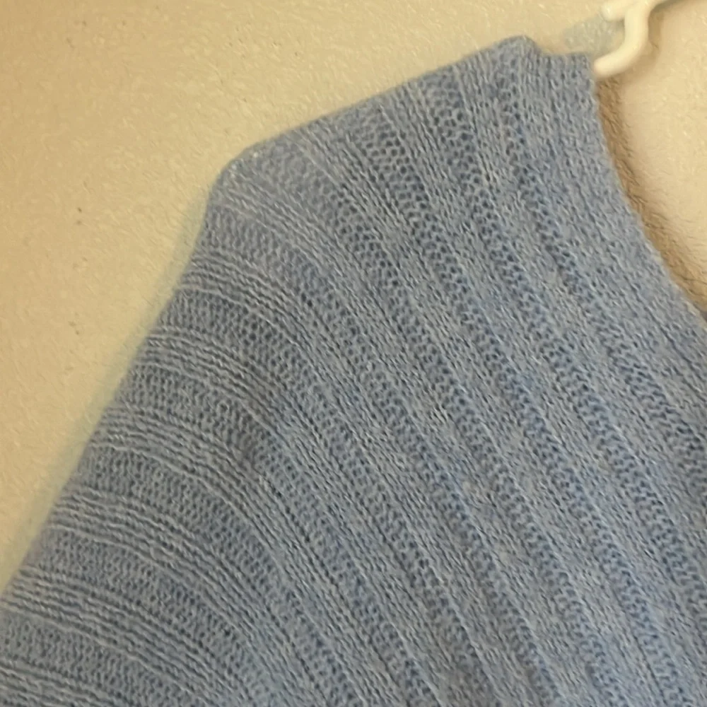 Pink Rose Blue V Neck Knit Sweater Size Small - Picture 4 of 8